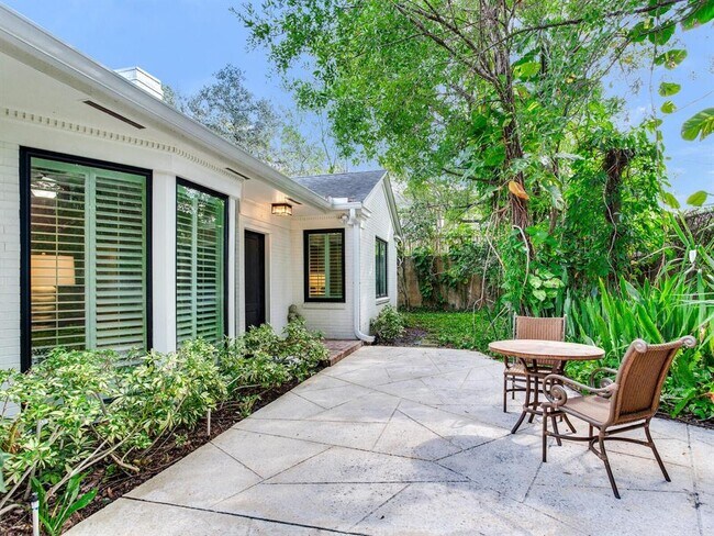 Building Photo - 3401 S Almeria Ave