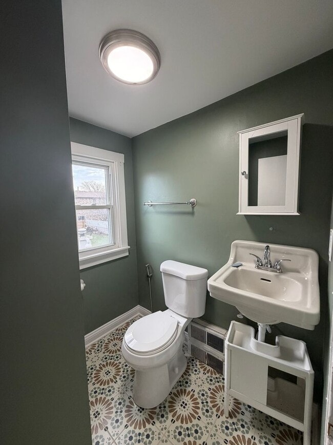 Building Photo - 2209 Douglas Ave