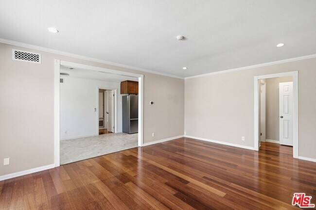 Building Photo - 1807 Carnegie Ln