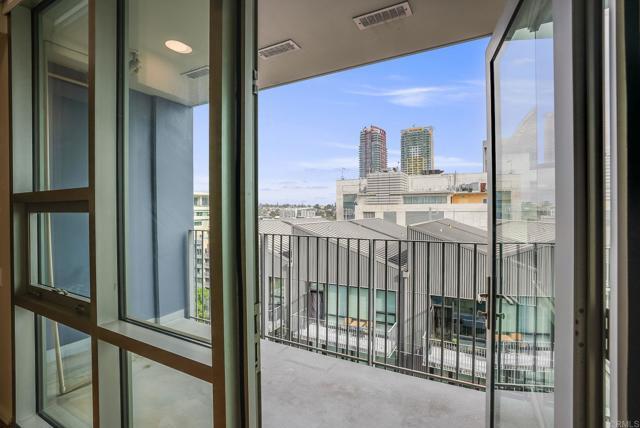 Building Photo - 321 Tenth Ave