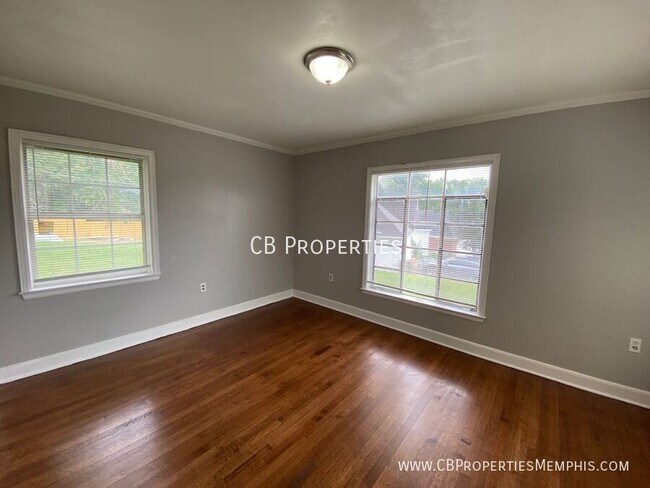 Building Photo - 4320 Bishop Hills Dr