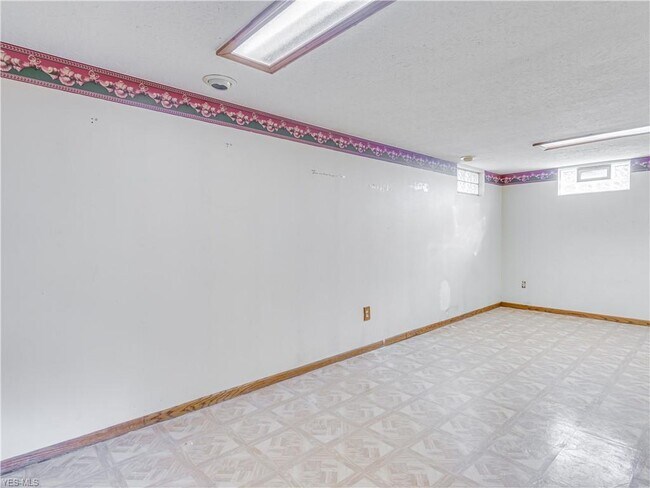 Building Photo - 813 Shoshone Ave