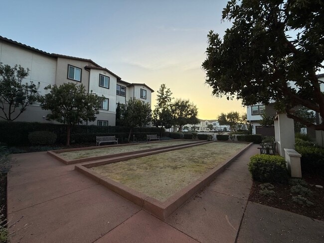 Building Photo - Great 2B/2.5BA Townhome in Oceanside!