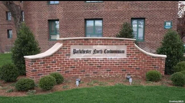 Building Photo - 1527 Metropolitan Ave