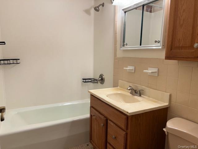 Building Photo - 6 Glen Hollow Dr