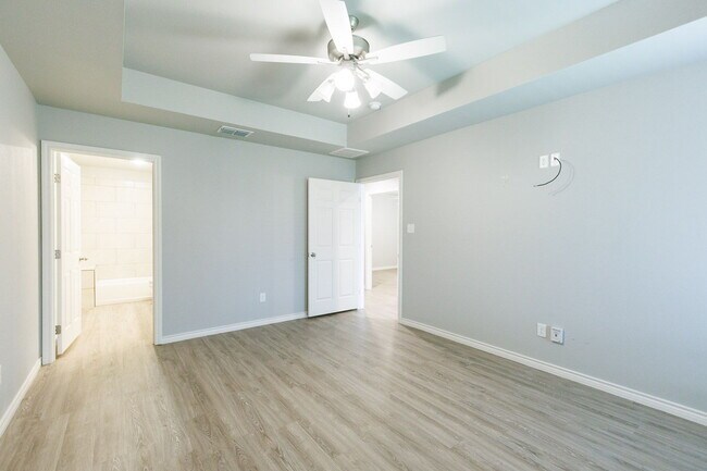 Building Photo - Beautiful Duplex in Shallowater