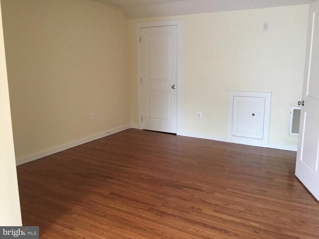 Building Photo - 13312 Sheffield Manor Dr