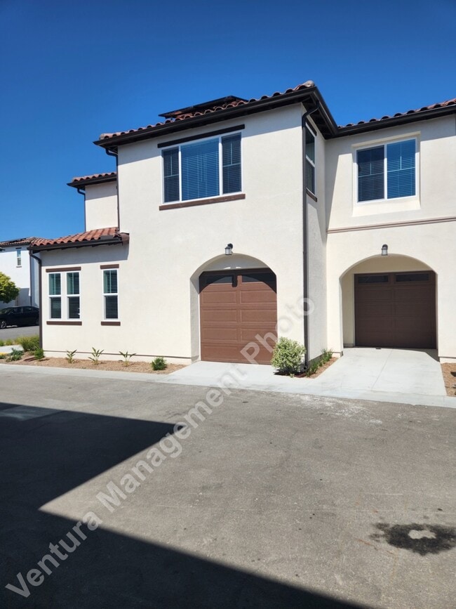 Building Photo - 3020 Harrison Ln