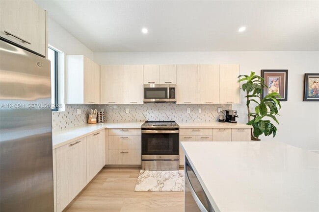 Building Photo - 4648 NW 83rd Ave