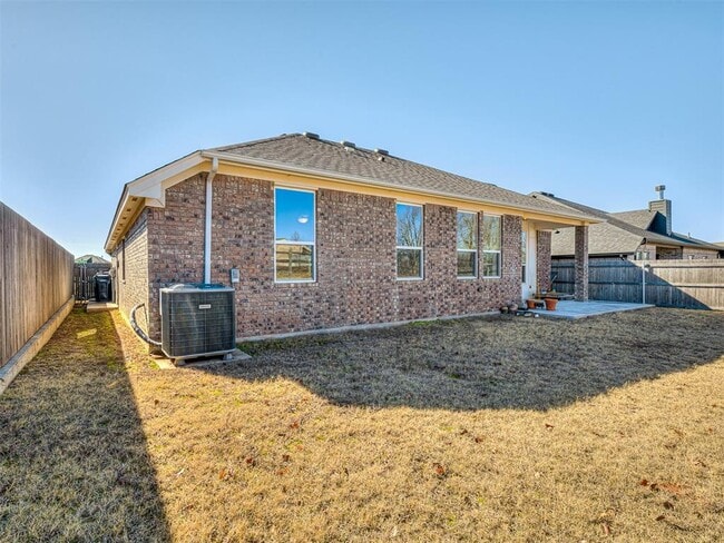 Building Photo - 1617 SW 157th St