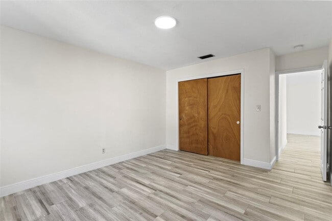 Building Photo - 493 NW 43rd St