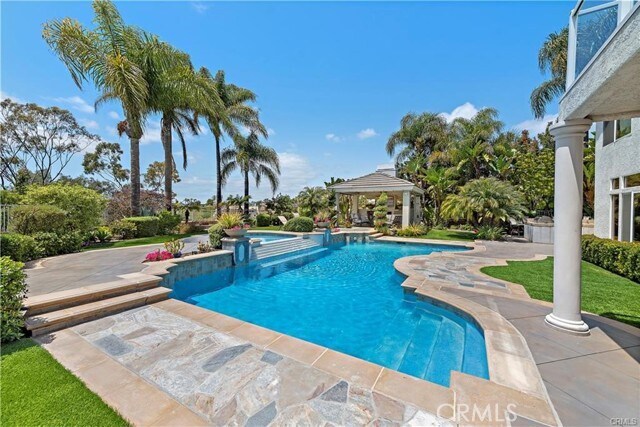 Building Photo - 25606 Stratford Pl