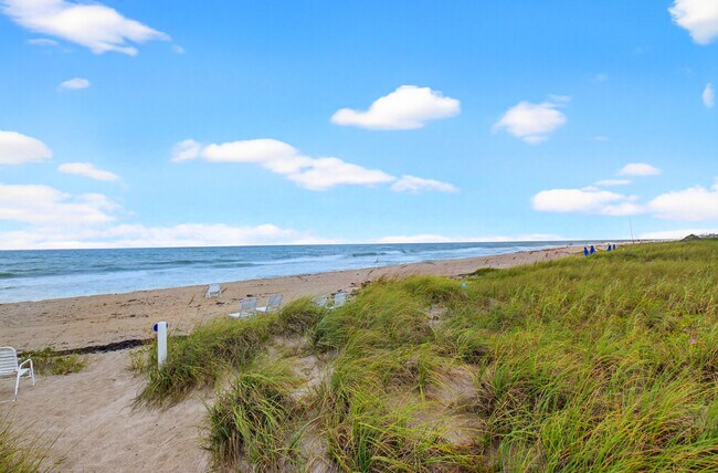 Building Photo - 817 N Ocean Blvd