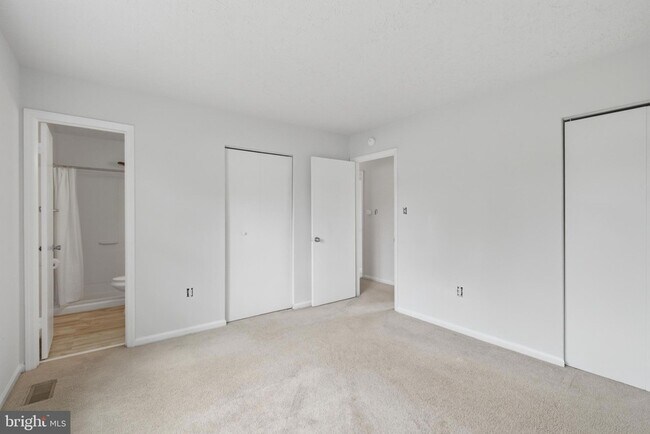 Building Photo - 8635 Reinecke Ct