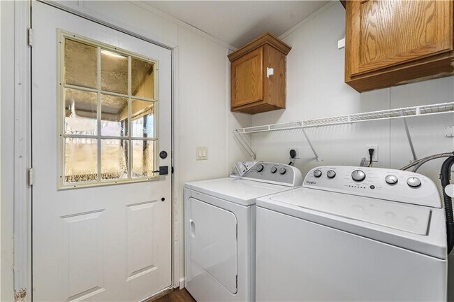 Building Photo - 1017 Ravine St