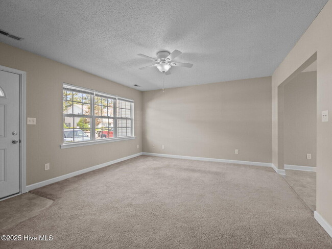 Building Photo - 51 Pirates Cove Dr