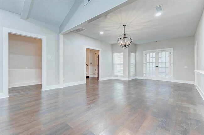 Building Photo - 22222 Greenbrook Dr