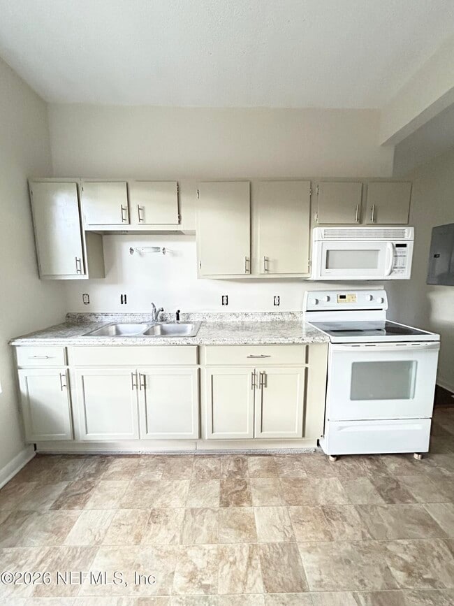 Building Photo - 2788 Forbes St