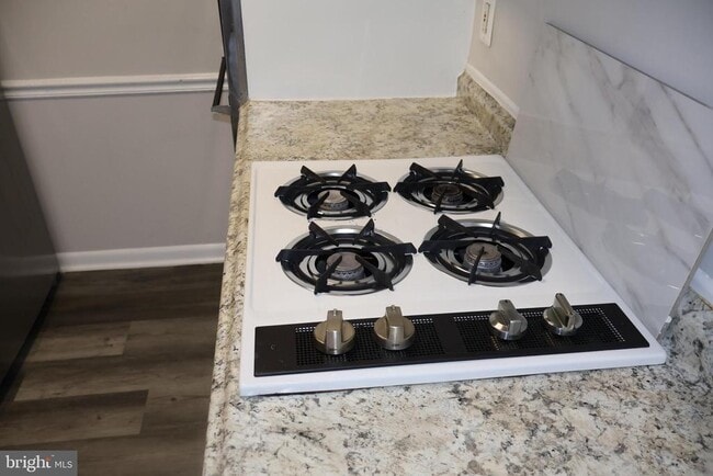 Building Photo - 4951 Americana Dr