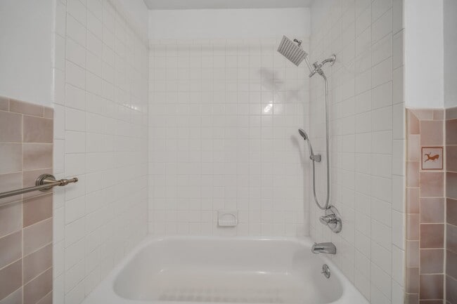 Building Photo - 66 Bergen Ridge Rd