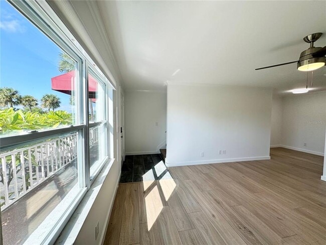 Building Photo - 9205 Tudor Dr