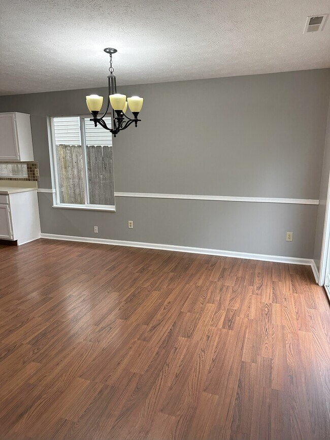 Building Photo - 4910 Clarkson Dr