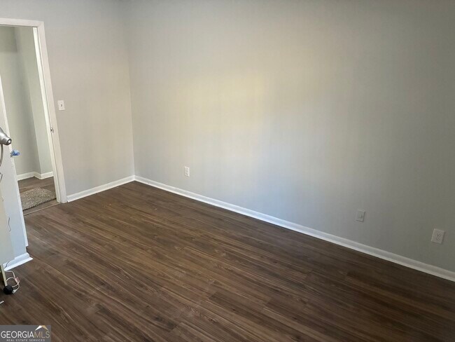 Building Photo - 3992 Maplewood Dr