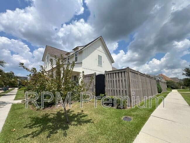 Building Photo - 1271 Rockport St