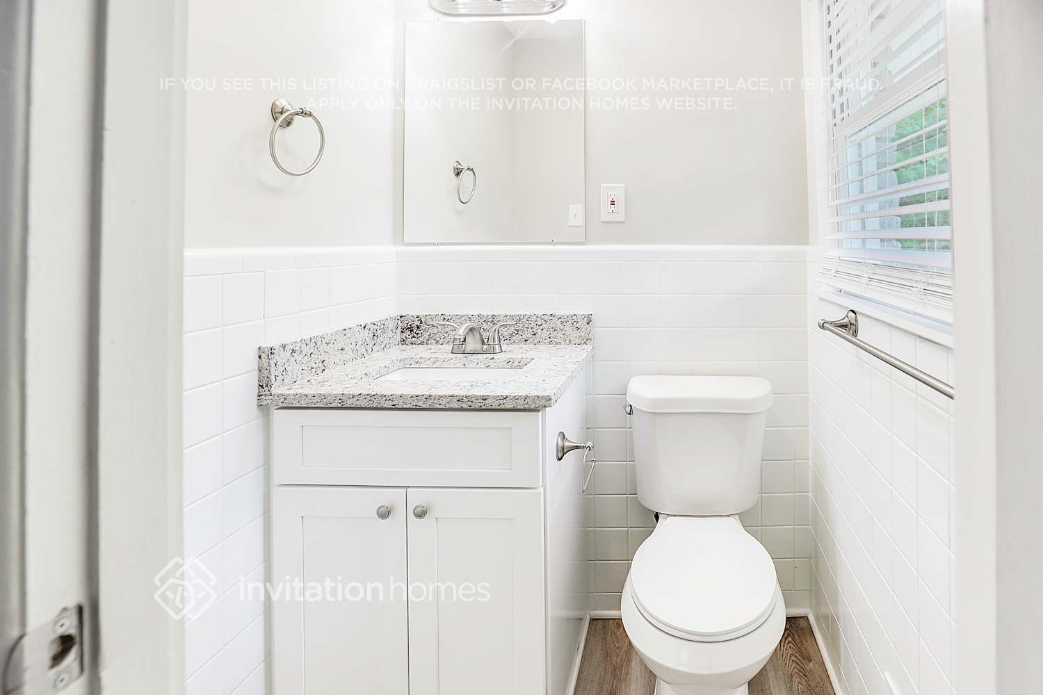 Building Photo - 3582 Highwood Dr SW