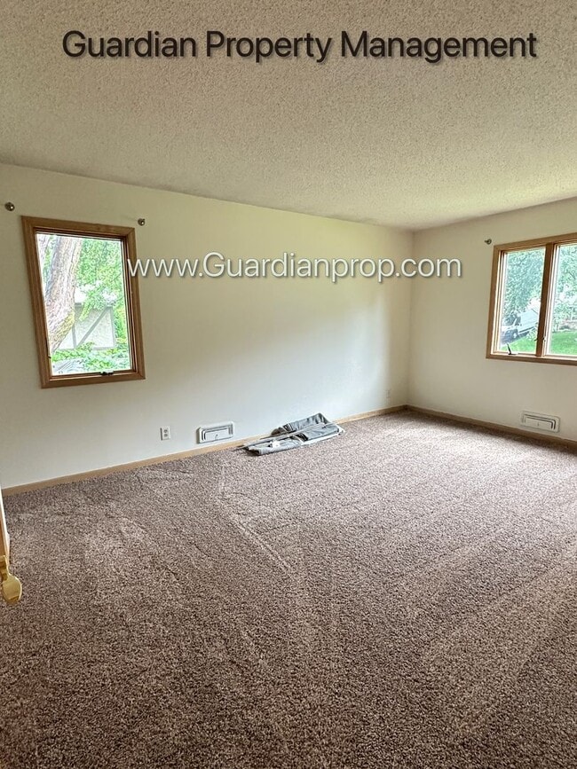 Building Photo - South West Bloomington Single Family Home,...