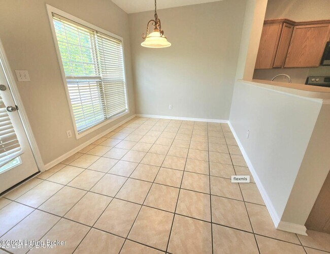 Building Photo - 7223 Meadow Ridge Dr