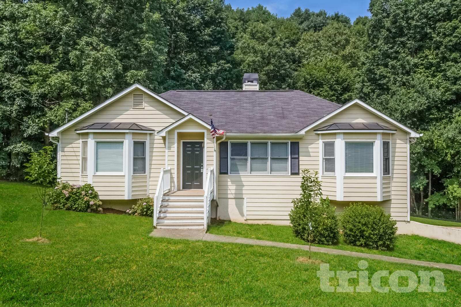 Building Photo - 244 Chastain Way