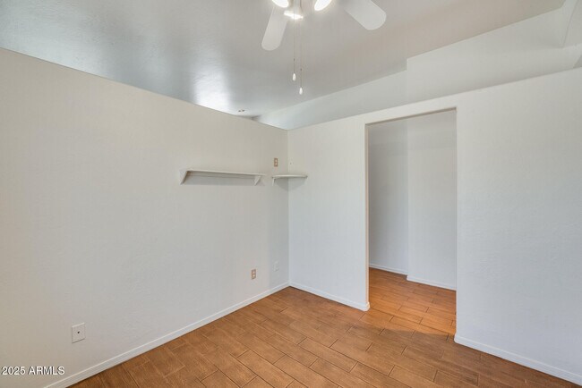 Building Photo - 4559 W Dailey St
