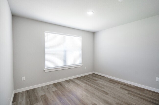 Building Photo - 2718 Baron Ave