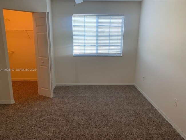 Building Photo - 631 SW 111th Ln