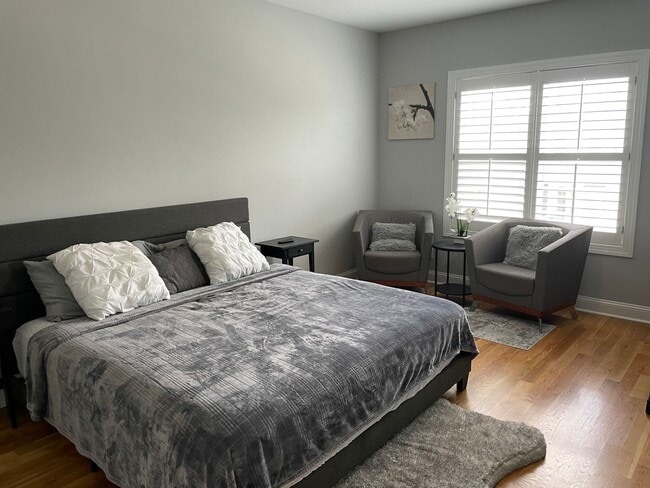 Building Photo - OFF-SEASON MONTHLY RENTAL - ESCAPE THE WINTER MONTHS!!!