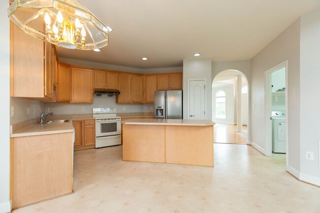 Building Photo - 391 Sheerer Dr