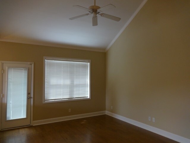 Building Photo - 45 Wintergreen Dr