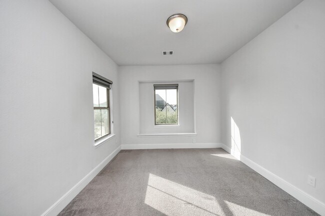 Building Photo - 1714 McCrae Hill Ct