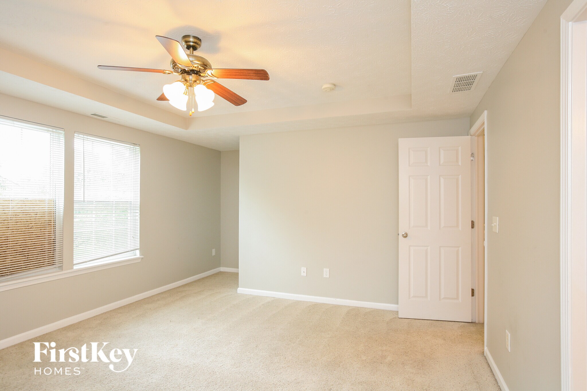 Building Photo - 13858 Ellsworth Ln