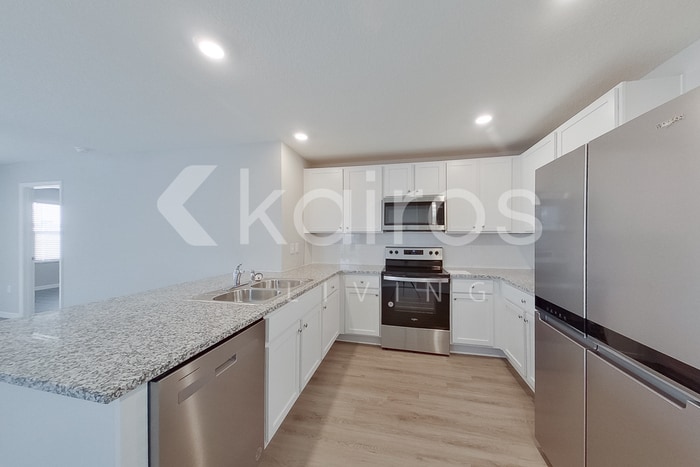 Building Photo - 8731 SW 44th Ct