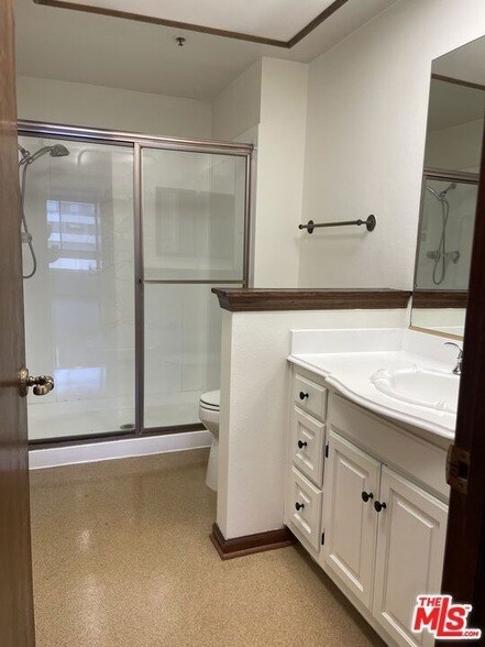 Building Photo - 880 W 1st St