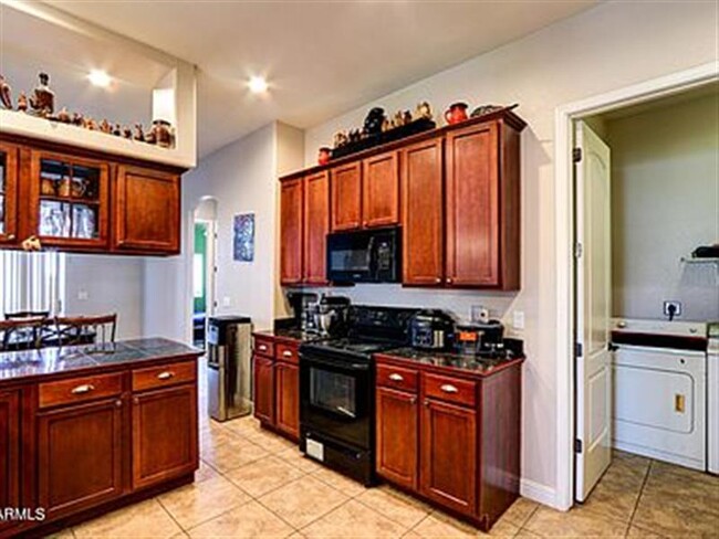 Building Photo - GREAT 3 BED 2 BATH IN ARIZON CITY