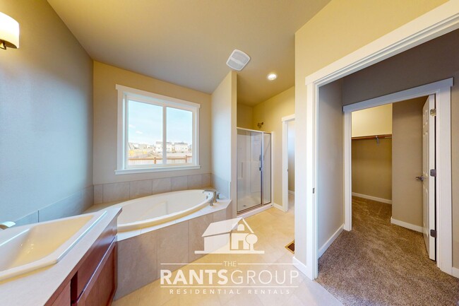 Building Photo - Newer Rambler in Hawks Prairie! Easy JBLM ...