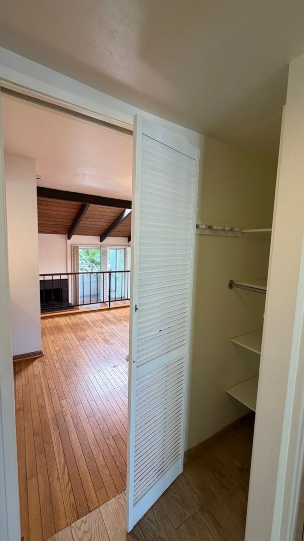 Building Photo - DESIRABLE TWO BEDROOM TWO BATH HOME IN STUDIO CITY