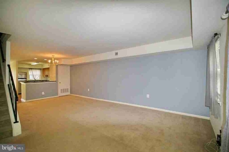 Building Photo - 38 Barclay Ct