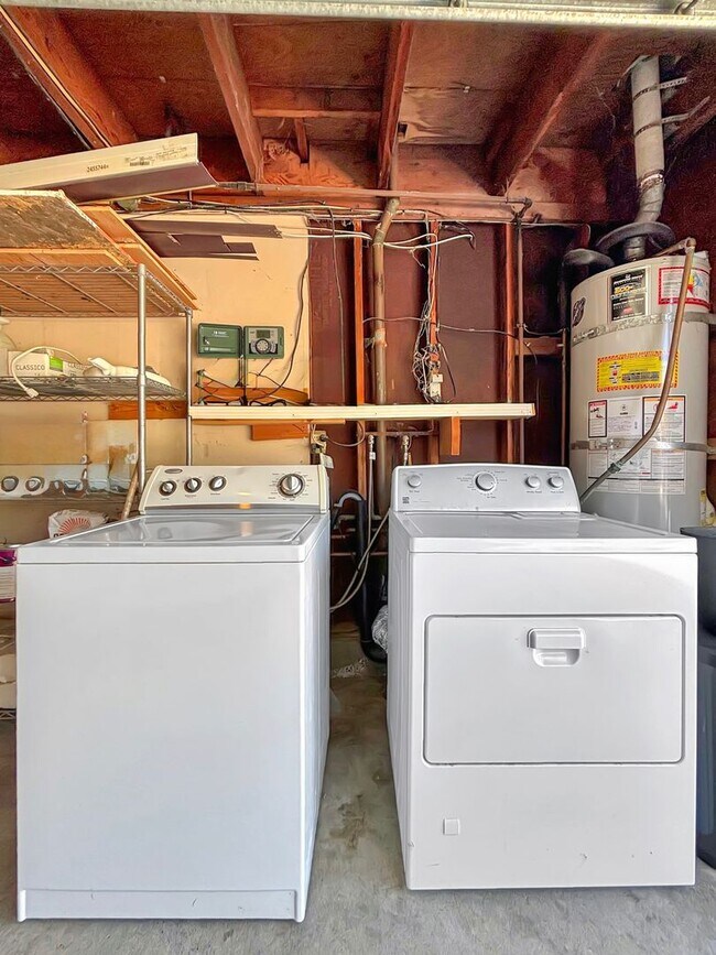 Building Photo - Beautiful 4B/2BA House in Clairemont w/ La...