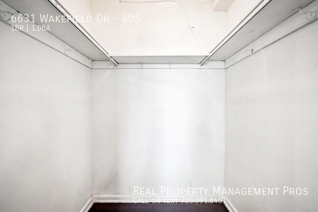 Building Photo - 6631 Wakefield Dr