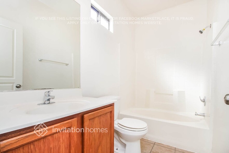 Building Photo - 907 W St Kateri Ave