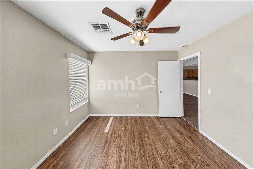 Building Photo - 16425 N 113th Dr